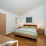 Six-bedroom In Primošten