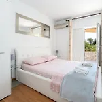 Casa de Férias Six-bedroom In Primošten