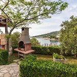 Six-bedroom In Primošten