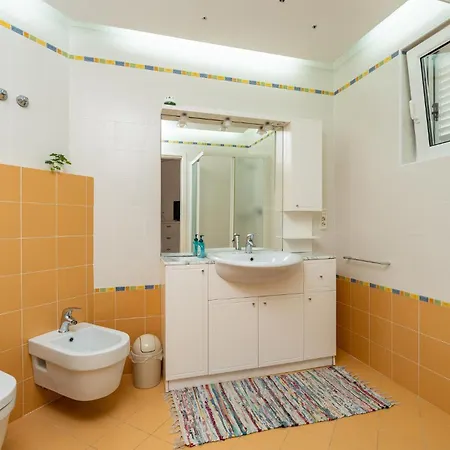 Tatil Evi Six-bedroom In
