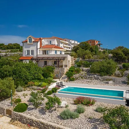 Six-bedroom In * Primošten