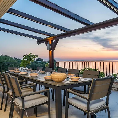 Six-bedroom In Tatil Evi Primošten