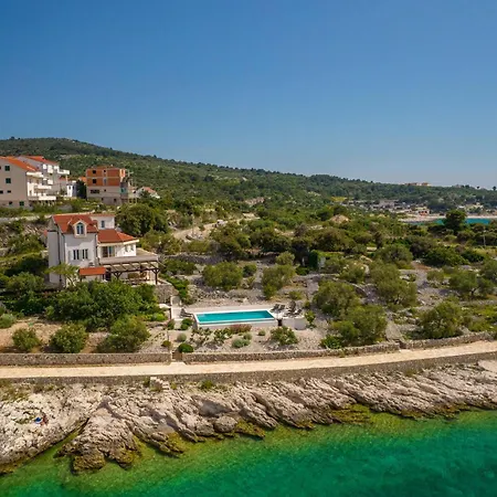 Six-bedroom In Tatil Evi Primošten