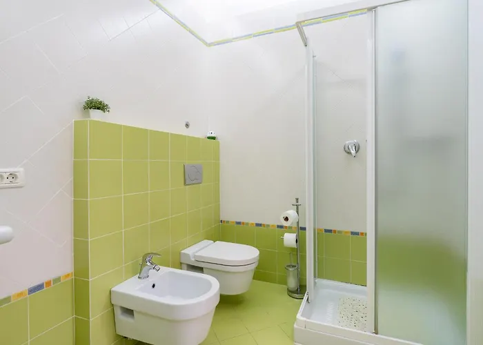 Six-bedroom In * פרימוסטן