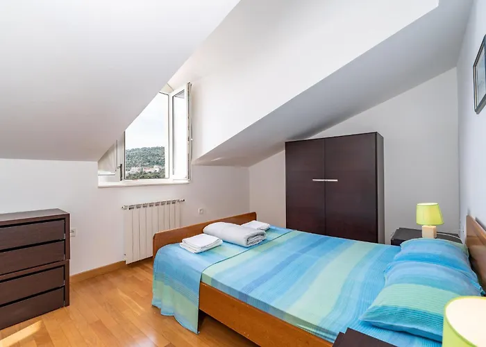 Six-bedroom In בית נופש פרימוסטן