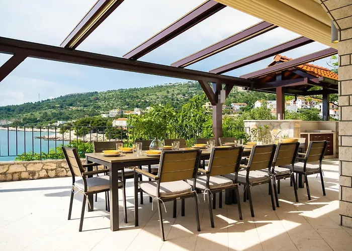 Six-bedroom In * פרימוסטן