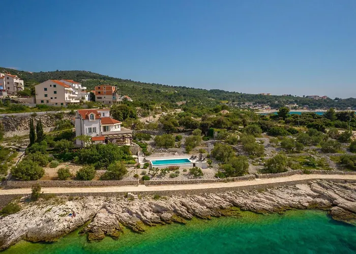 Six-bedroom In בית נופש פרימוסטן