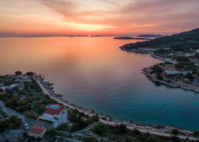 בית נופש Six-bedroom In