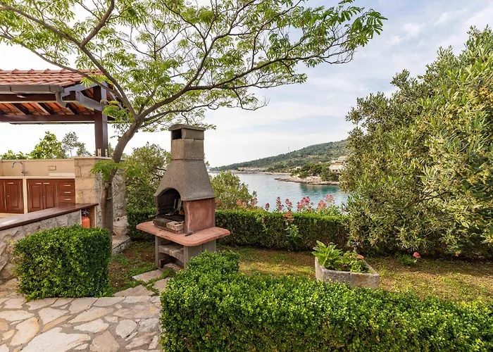 Six-bedroom In פרימוסטן