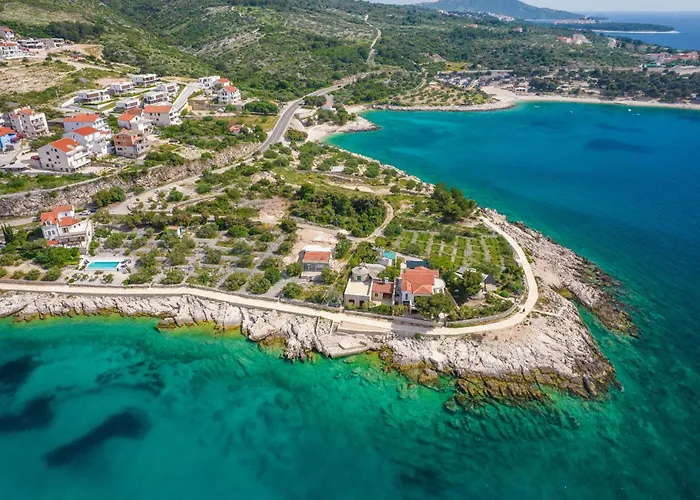 Six-bedroom In * פרימוסטן